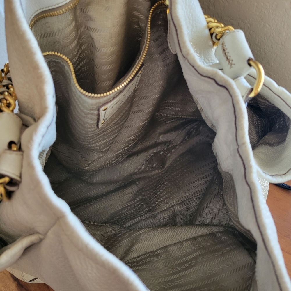 Prada | Authentic Hobo Leather Bag - Picture 6 of 16